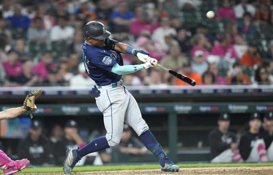 J-Rodríguez (4-4, HR) fue el motor de Seattle